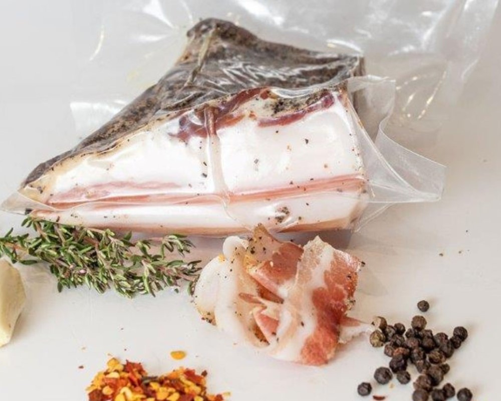 Guanciale di Suino Nostrano
Confezione da 400 gr Sottovuoto